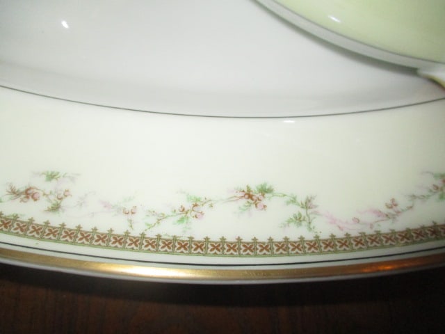 Haviland & Co. Limoges France "Yale" Fine China Platter and Two Covered Handled Dishes - 7