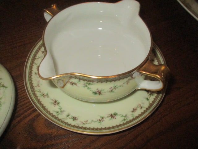 Haviland & Co. Limoges France "Yale" Fine China Creamer, Sugar Bowl and Sauce Boat - 7