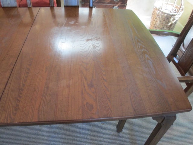 Davis Cabinet Co. Dining Table Set - 4