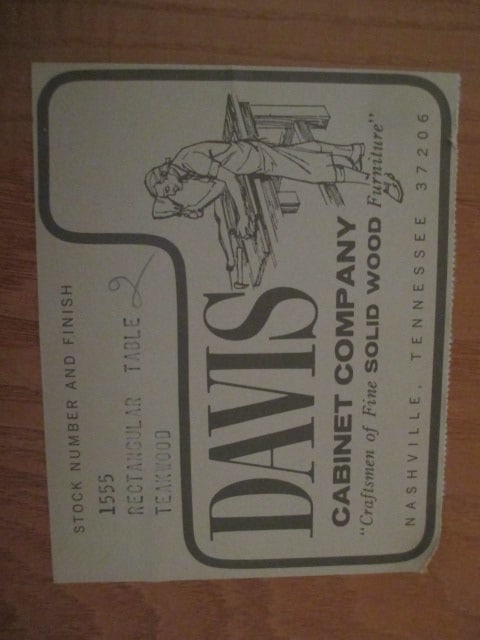 Davis Cabinet Co. Dining Table Set - 6