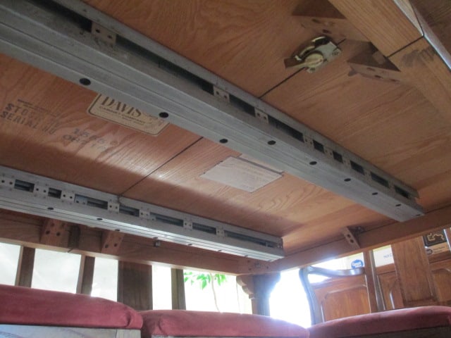 Davis Cabinet Co. Dining Table Set - 8