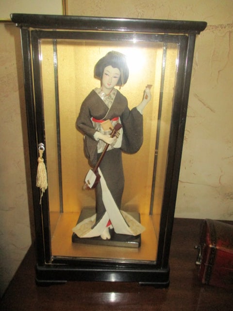 Vintage Porcelain Geisha Doll in Glass Display Case (1 of 4)