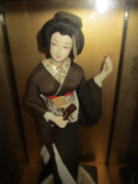 Vintage Porcelain Geisha Doll in Glass Display Case - 2