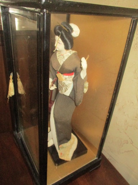 Vintage Porcelain Geisha Doll in Glass Display Case - 3