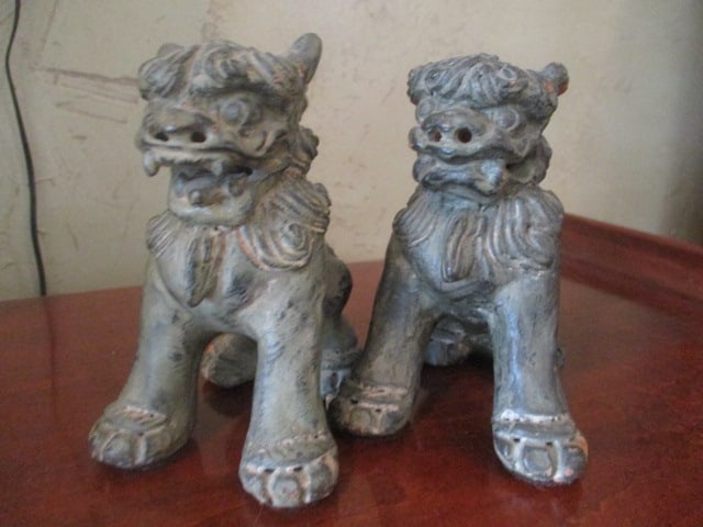 Pair of Sculpted Foo Dog Statues - 2