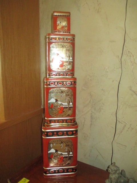 4 Piece Tin Chinese Tea Caddy Canister Set: . 