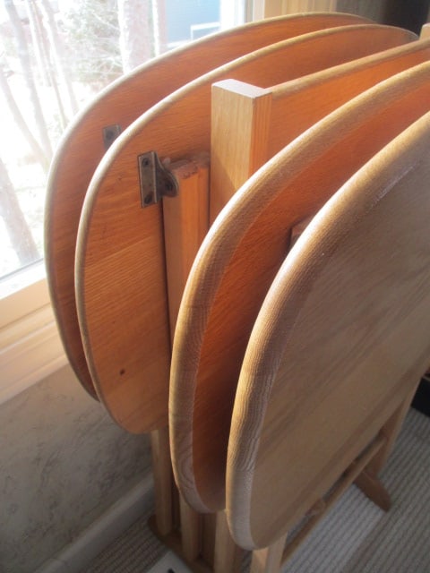 Cornwall Light Oak TV Tray Set - 3