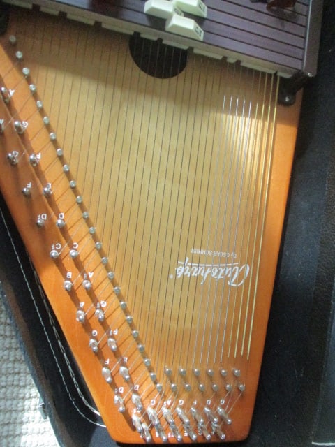 Vintage Oscar Schmidt International Model "BH" Autoharp in Carry Case - 3