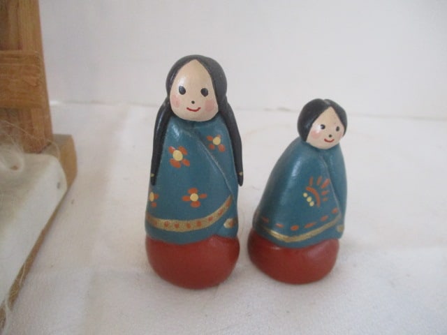 American Indian Navajo Folk Art Sculpture of Weaving Woman and Baby and - 2