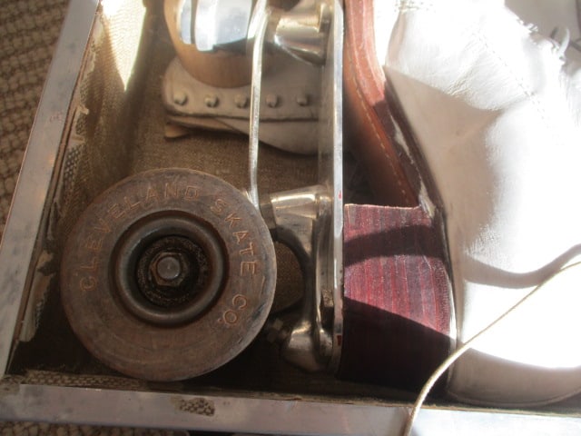 Pair of Vintage Gloria Nord Model No. 200 Ladies Size 6 Leather Boot Roller Skates - 3