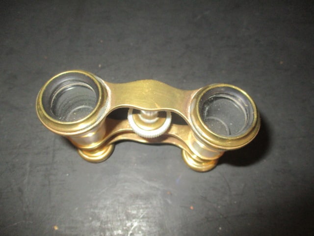 Pair of Vintage Carpentier Paris Mother of Pearl Opera Glasses - 4