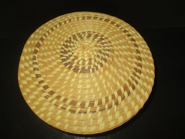Vintage Gullah Sweet Grass Round Lidded Basket - 2