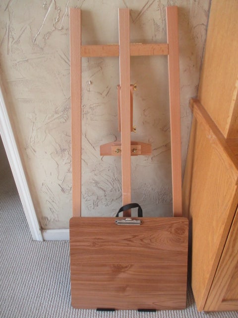 Wood Folding Easel and Lap Clip Board Lap Desk (1 of 6)