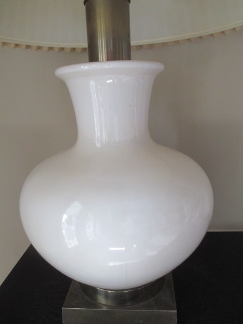 White Porcelain Vase Table Lamp - 2