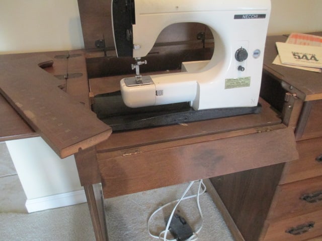 Necchi 544 Sewing Machine in Wood Sewing Cabinet - 5