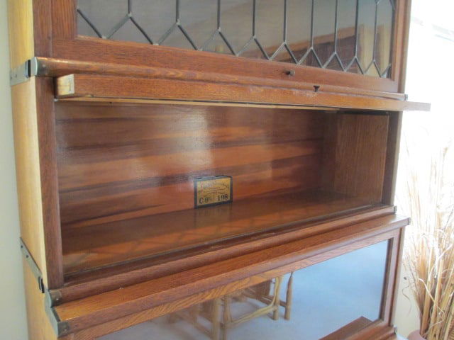 Antique Globe-Wernicke Co. Tiered 4 Stack Oak Barrister Bookcase - 10