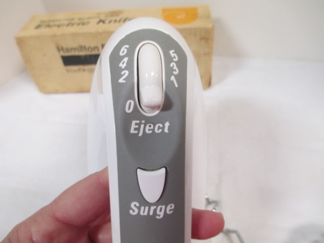 GE 255W Handmixer & Hamilton Beach Electric Knife - 3