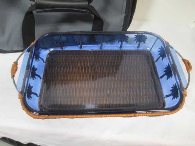 Pyrex Portables Carrier w/Pyrex Casserole & Basket - 2