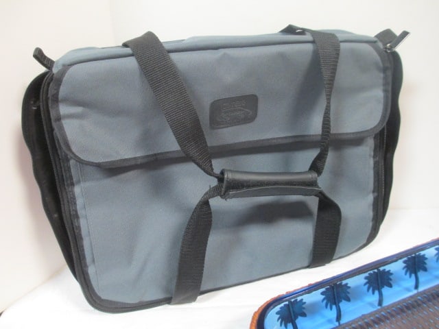 Pyrex Portables Carrier w/Pyrex Casserole & Basket - 5