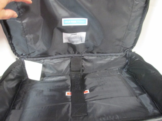 Pyrex Portables Carrier w/Pyrex Casserole & Basket - 7