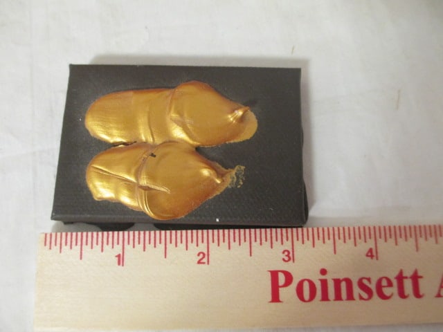 Mora Abstract Raised Art Pieces (Lot of 2) in Red Bags - 4