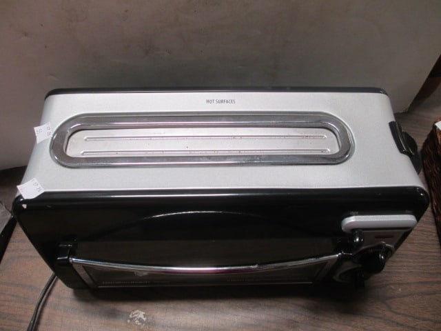 Hamilton Beach Small Countertop Toaster Oven - 2