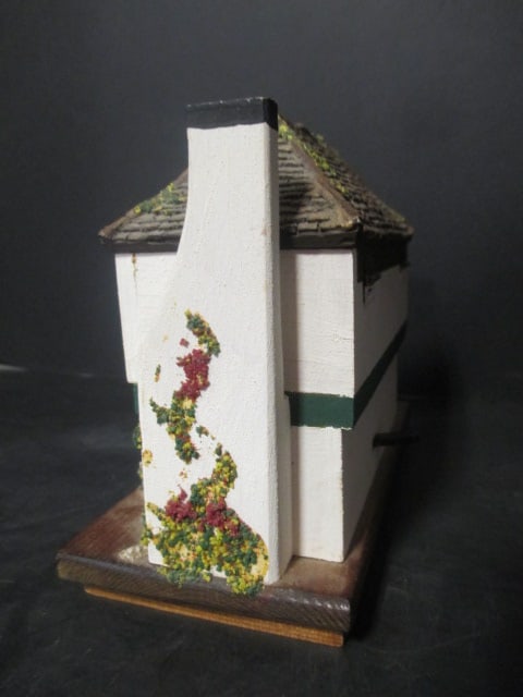 Pauline Ralph 'Old Curiosity Shop & Thatched Cottage Music Boxes - 9