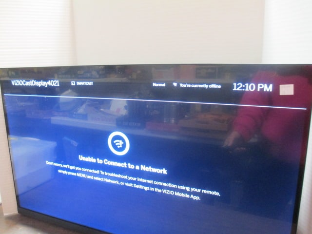 Vizio 32" Smartcast TV w/Remote - 4