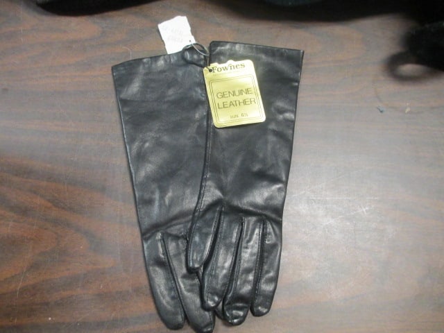 Wool Knit Tote Bags (3), Leather Gloves, Black Crochet Evening Bag - 6