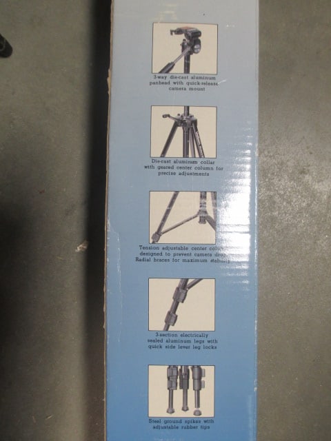 Velbon Tripod in Box - 4
