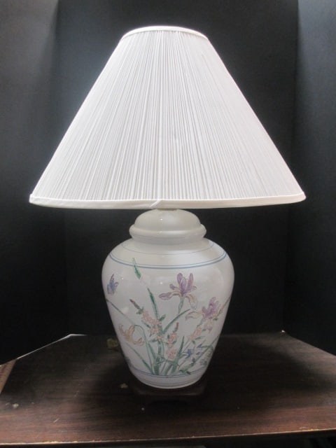 Porcelain Ginger Jar Table Lamp: 28"