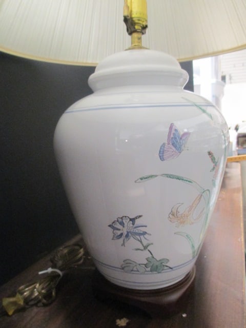 Porcelain Ginger Jar Table Lamp - 4
