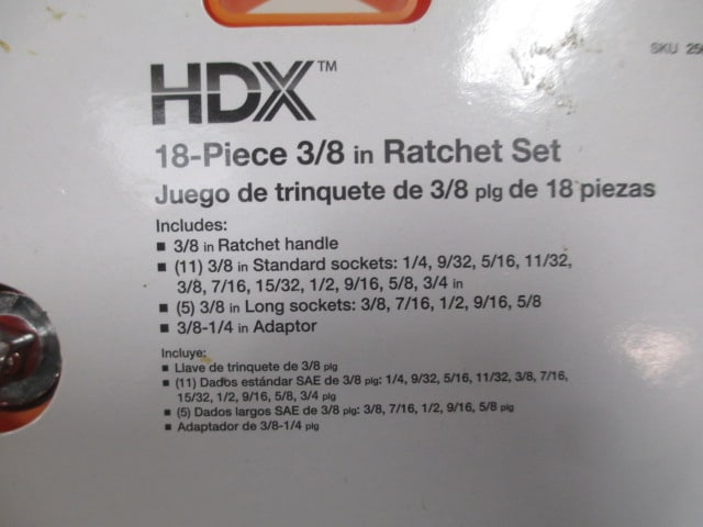 HDX 18 PC 3/8" Ratchet Set (New) - 3