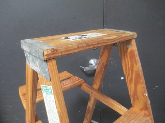 Archbold Wood Step Ladder - 5