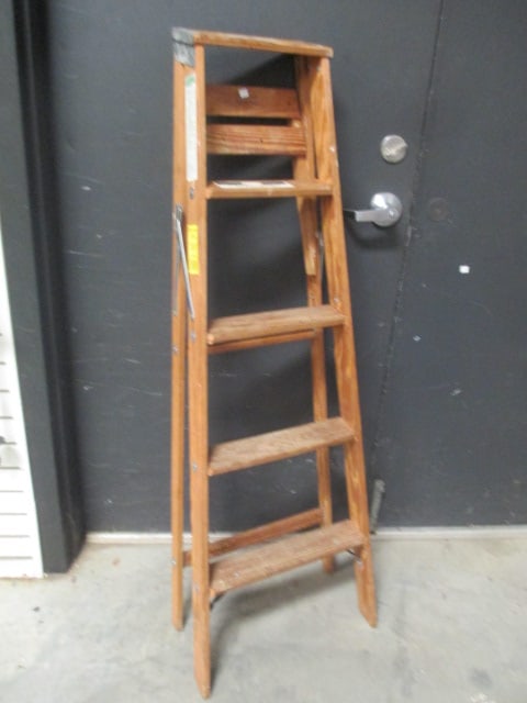 Archbold Wood Step Ladder - 6