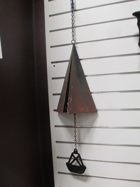 Vintage North Country Wind Bells "Camden Reach Bell" Metal Iron Triangle Wind Chime: .