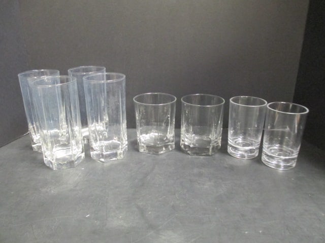 4 Clear Glass 6" Tumblers, 2 Clear Glass 4" Tumblers, & (1 of 7)