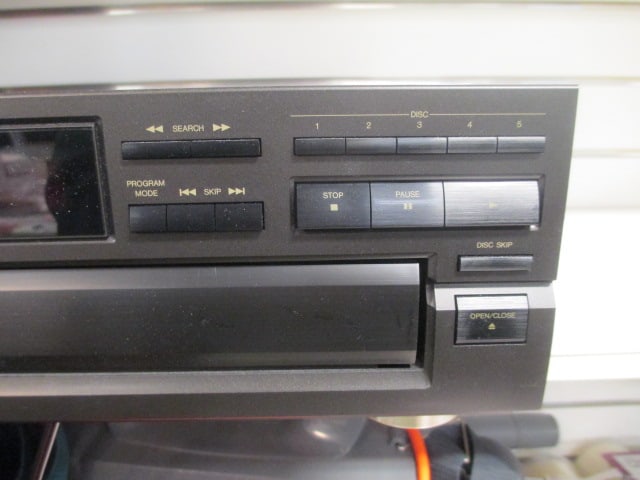 Technics Compact Disc Changer Model SL P9062 - 3