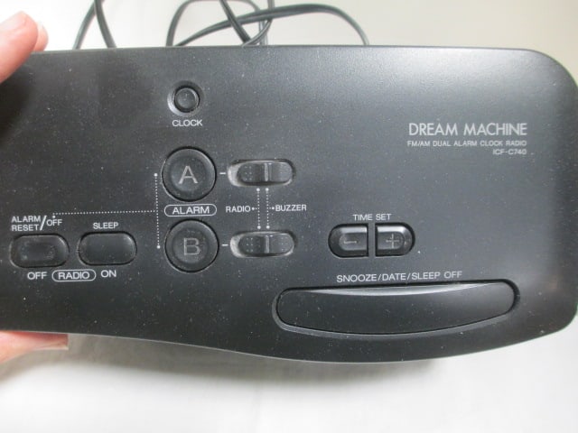Sony Dream Machine, Sharp Alarm Clock, Qwik Time Quartz - 5