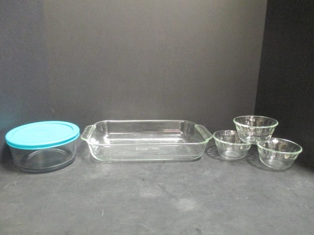 Pyrex Casserole Dish, Ramikins, Anchor Hocking Bowl (1 of 9)