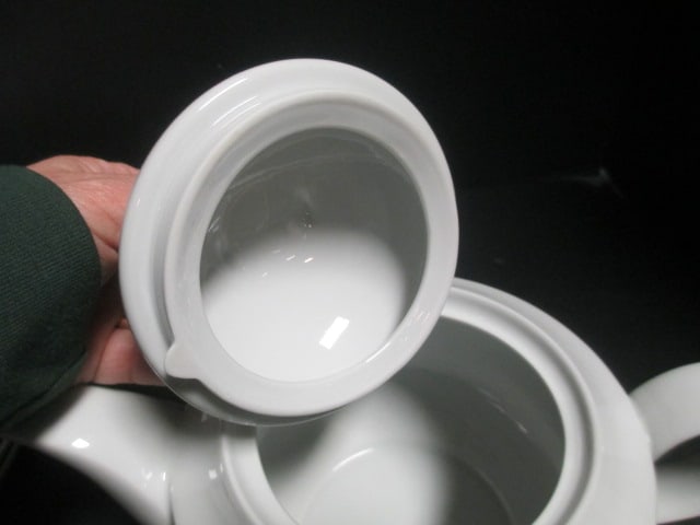 Hungary White Teapot & 4 (9") Pasta Bowls - 3