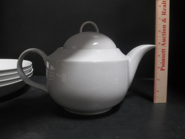 Hungary White Teapot & 4 (9") Pasta Bowls - 4