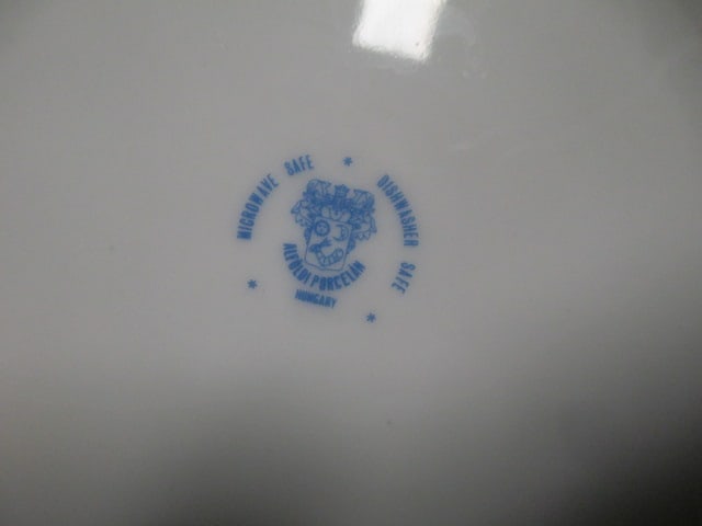 Hungary White Teapot & 4 (9") Pasta Bowls - 5