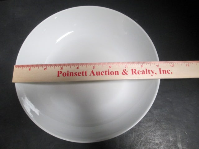 Hungary White Teapot & 4 (9") Pasta Bowls - 6