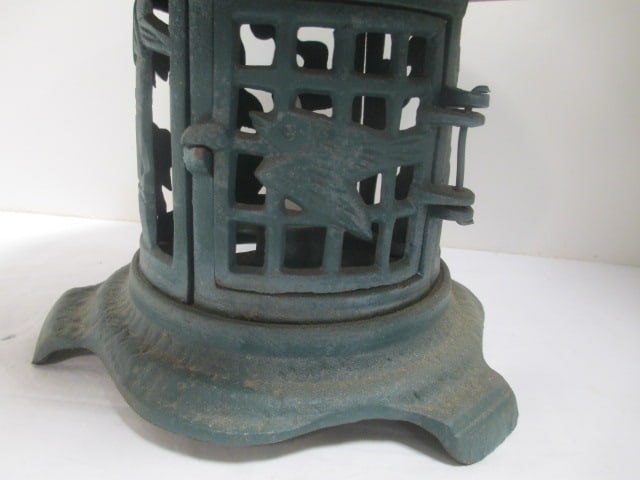 Cast Iron Japanese Pagoda Style Garden Lantern - 3