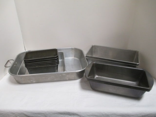 Various Size Cake Pans (1 of 5)