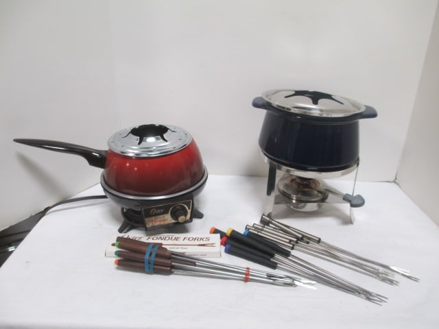 2 Fondue Pots: . 