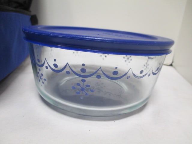 Pyrex Portables Carrier w/Pyrex Casserole & Pyrex Bowl - 2