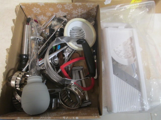 Mandolin Slicer, Cookie Cutters, Basters, Candy Thermometers, etc.: .