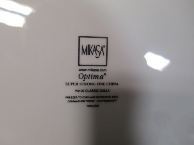 Mikasa 'Optima' Dinnerware (19 PC) - 2